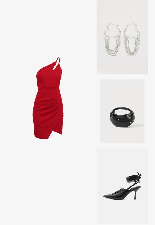 Rød one-shoulder kjole lavet af strækstof, der har en tætsiddende bodice, rynkede detaljer og en asymmetrisk kant.; Sort spids sko med høje hæle, snørelukning foran og omlægning omkring anklerne bundet med sløjfe, vist fra siden på hvid baggrund.; Sort læderhåndtaske med en rundet form, dekoreret med sølvnitter, og et kort håndtag. Glat tekstur og lynlåslukning.; Sølv hoops i hjerteform, prydet med hængende strenge af klare rhinsten for ekstra glans og struktur.