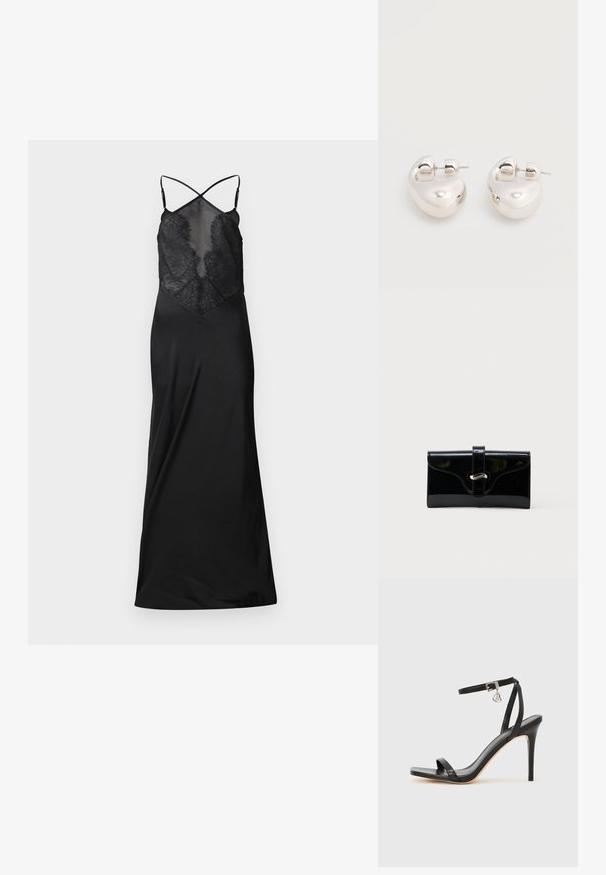 Sort satin kjole med en gennemsigtig blondeoverdel, der har krydsede stropper og en flydende silhuet, designet til et kropsnært look.; Sort hæl-sandal med smal ankrem, firkantet tå-boks, glat lædermateriale og metalspænde som pynt.; Sort blank rektangulær pung med forreste rem og sølvfarvet metalspænde, sat mod en ensfarvet hvid baggrund.; Par af skinnende sølv store øreringe med lukning på bagsiden mod en ensfarvet hvid baggrund.