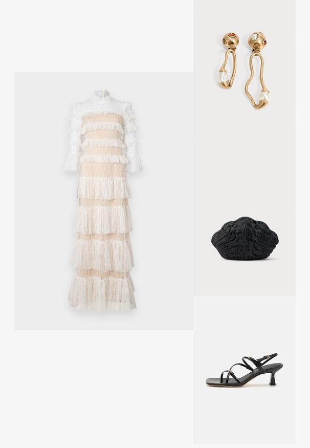 Robe maxi en dentelle nude et blanche, avec des volants superposés, de longues manches et un col montant, dotée d'une fermeture éclair dans le dos.; Sandales à strapes en cuir verni noir avec un bout carré et un petit talon carré. Présente des accessoires en métal doré et des brides de cheville réglables.; Sac à main en osier noir en forme de coquille Saint-Jacques avec un dessus courbé et une texture tressée sur un fond uni.; Boucles d'oreilles en ton doré avec des formes ouvertes irrégulières, chacune ornée d'une perle en bas et de détails en pierres précieuses sur les clous ronds.