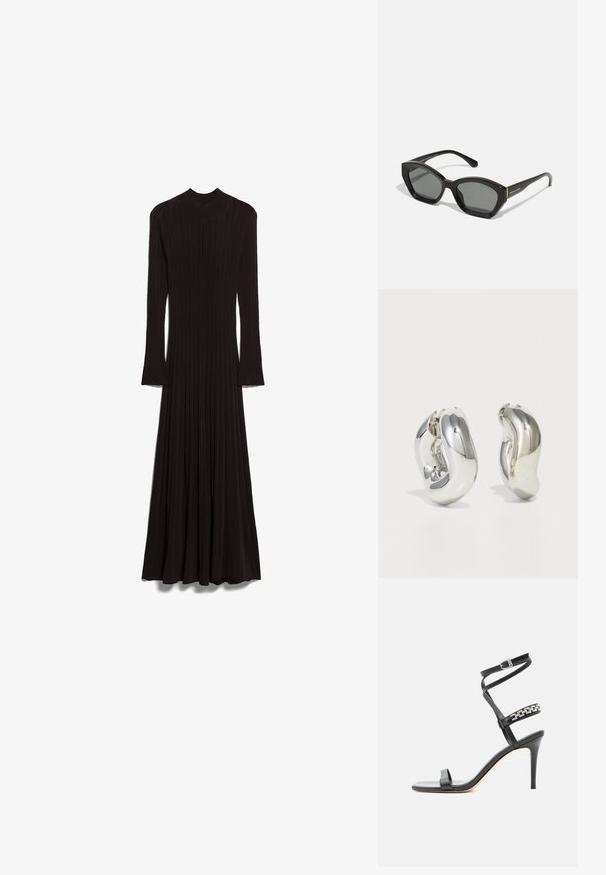 Longue robe noire avec une texture côtelée, un col montant et des manches longues évasées. Présente un corsage ajusté qui se transforme en une jupe fluide.; Sandale noire à talon haut avec fine bride à la cheville, bride médiane décorée de maillons de chaîne argentés, et design à bout ouvert.; Lunettes de soleil rectangulaires noires avec une monture angulaire distinctive, des verres gris foncé et un logo de marque subtil sur la branche.; Boucles d'oreilles sculpturales en argent avec des formes douces et courbes et des surfaces réfléchissantes. Présentent un design de boucle fermée et une forme organique distincte.