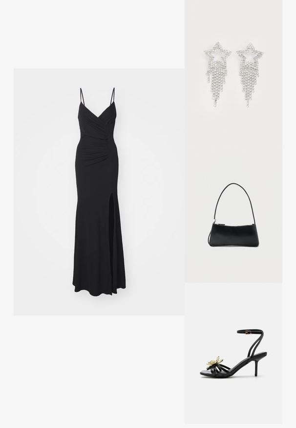 Schwarzes Abendkleid mit schmalen, verstellbaren Trägern, einem V-Ausschnitt, Raffung am Oberteil und einem hochgeschlitzten Saum auf einer Seite. Hergestellt aus elastischem Stoff.; Schwarze Riemchen-Sandale mit hohem Absatz, Knöchelriemen mit Schnalle und goldenem metallischem Blumendetail am Vorderriemen vor weißem Hintergrund.; Schwarze rechteckige Handtasche mit dünnem Riemen und Reißverschluss, vor einem schlichten weißen Hintergrund.; Glitzernde Sternohrringe mit herabhängendem Fransen-Detail, in silberner Farbe und mit einer glänzenden, reflektierenden Oberfläche. Sternform mit filigranem Design.