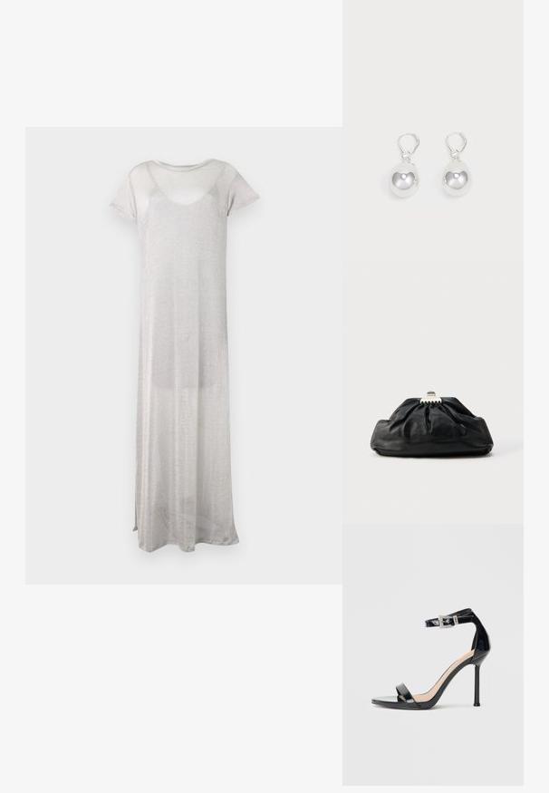 Langes silbernes Kleid aus sheer, leichtem Stoff. Hat kurze Ärmel und einen runden Ausschnitt. Einfaches, fließendes Design ohne Muster.; Schwarzer Riemchensandale aus Lackleder mit hohem Absatz und Knöchelriemen. Verfügt über ein minimalistisches Design, offene Zehenpartie und eine Schnalle mit Strassakzenten.; Schwarze Leder-Clutch mit geraffter Textur, Metallverschluss und dezentem, auf der Vorderseite geprägtem Logo. Abgerundete Form.; Silberne Tropfenohrringe mit glatten, runden, reflektierenden Oberflächen, die an Hakenverschlüssen hängen. Der Hintergrund ist reinweiß.