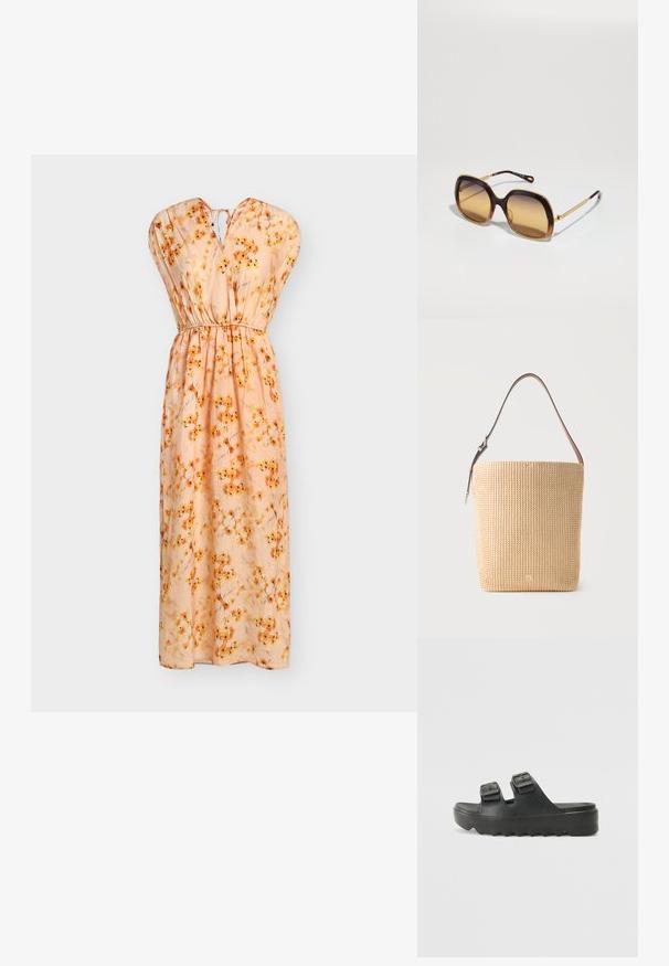 Robe maxi sans manches pêche avec imprimé floral orange, taille froncée, décolleté en V et détail noué dans le dos.; Des sandales noires en caoutchouc présentant deux boucles réglables, une semelle intérieure texturée et une épaisse semelle crantée pour un meilleur grip et un confort accru.; Lunettes de soleil avec gradient marron et grandes lentilles carrées. La monture présente une couleur marron foncé brillante, des accents dorés et des branches fines.; Sac fourre-tout beige tissé avec une seule bandoulière en cuir marron ajustable et un petit logo embossé près de la base.