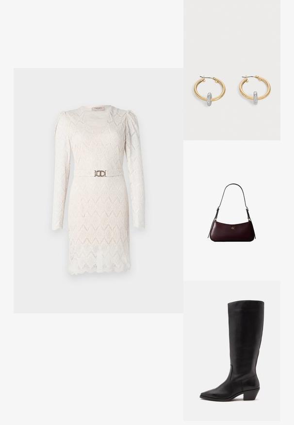 Pitkähihaista, off-white-väristä pitsimekkoa, jossa on V-pääntie ja kuvioitu pinta. Mekossa on hopeanvärinen vyö vyötäröllä korostamassa silhouettia.; Musta keskisääreen ulottuva nahkasaapas, jossa on terävä kärkiosa ja matala vino korko yksinkertaisella vaalealla taustalla.; Tumman viininpunainen nahkainen käsilaukku, jossa on ohut musta olkahihna ja pieni kultainen "cK" logo etuosan keskellä.; Kultaisen sävyiset renkaanmuotoiset korvakorut, joissa pieni hopeanvärinen lenkkidetalji kummassakin, esillä vaaleanharmaata taustaa vasten.