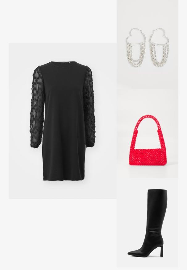 Schwarzes Kleid mit langen, durchsichtigen Ärmeln, die mit floralen Stickereien verziert sind. Einfacher Rundhalsausschnitt und lässige Passform mit geradem Schnitt.; Even&Odd by Zalando Stiefel - black; Rote Handtasche aus Perlenkunststoff, mit einem quadratischen Boden und einem gebogenen Griff. Die Oberfläche hat ein strukturiertes, glattes Finish mit einem Muster aus Perlen.; Silberne Creolen in Herzform, verziert mit herabhängenden Strängen aus klaren Strasssteinen für zusätzlichen Glanz und Textur.