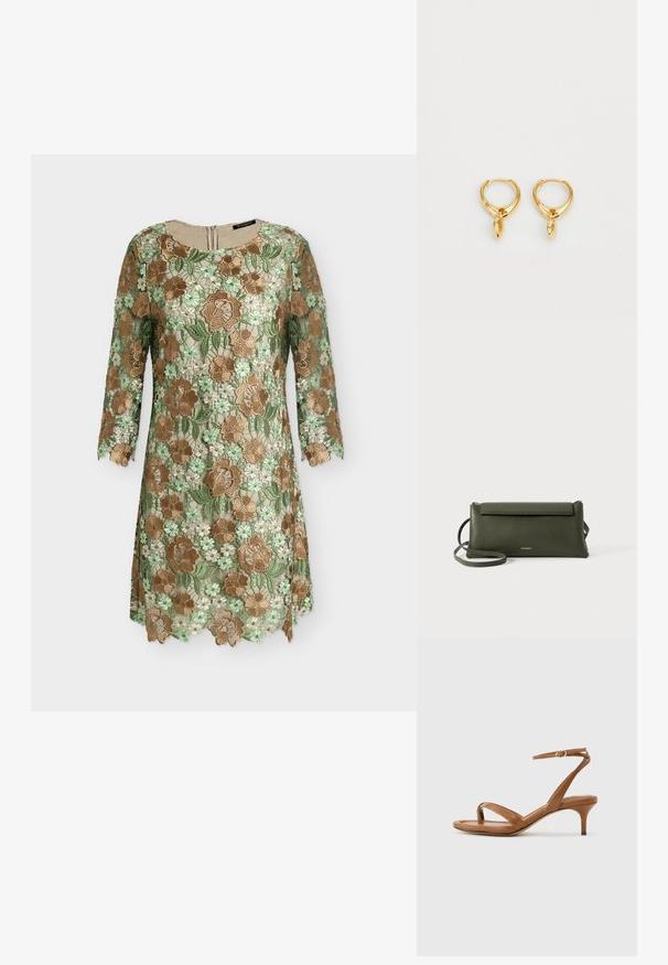 Robe en dentelle florale avec des fleurs vertes, marron et beige brodées, manches trois-quarts, encolure ronde et ourlet festonné.; Sandale en cuir marron avec lanières, talon bas en forme de petit escarpin et bride à la cheville avec une petite boucle, vue de côté sur un fond uni.; Sac en cuir texturé vert foncé, porté en travers du corps, avec fermeture à rabat et fine sangle réglable, embossé d'un petit logo doré "Bee Projects".; Boucles d'oreilles en or avec une finition métallique lisse, ornées d'un charme en forme de goutte suspendu à chaque anneau. Design simple avec une texture brillante.