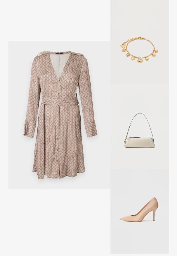 Robe portefeuille à manches longues en tissu beige avec un motif brun répétitif, présentant un décolleté en V profond, des détails en boutons dorés, et une ceinture assortie.; Escarpin à talon haut en cuir beige avec un bout pointu, une texture lisse et un talon aiguille fin. Design minimaliste avec un style à enfiler.; Petit sac à épaule en cuir beige avec une fine bandoulière et une fermeture éclair, orné d'un logo métallique discret au centre avant.; Bracelet chaîne en or avec des breloques carrées, certaines ornées de pierres claires, et une étiquette de marque triangulaire près du fermoir, présenté sur fond blanc.