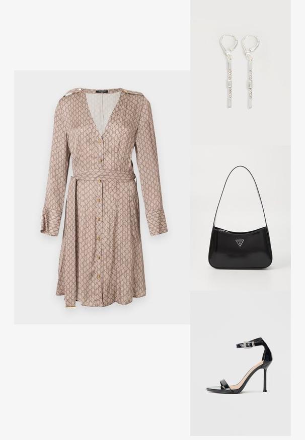 Vestido de corte envolvente de mangas largas en tejido beige con un patrón marrón repetido, que presenta un escote en V profundo, detalles de botones dorados y un cinturón a juego.; Sandalia de tacón alto en piel sintética negra con correa en el tobillo. Presenta un diseño minimalista, punta abierta y una hebilla con detalles de pedrería.; Bolso de hombro de charol negro con forma curva, que presenta un logotipo triangular plateado y un cierre de cremallera. Textura suave y correa delgada.; Pendientes colgantes de plata con cristales transparentes rectangulares y redondos en una línea vertical, asegurados con cierres tipo leverback.