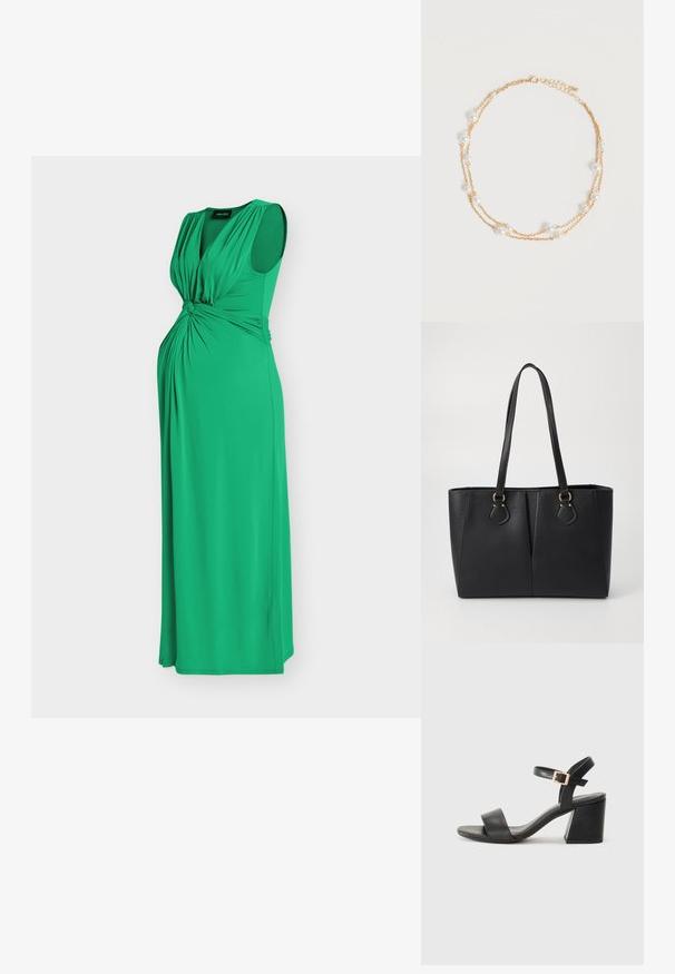 Robe de maternité longue verte sans manches avec un détail de tissu froncé au niveau de la poitrine et de la taille sur un fond uni.; Sandales à talons en cuir noir avec une large lanière sur le bout des orteils et une boucle sur la lanière de la cheville. Talon rectangulaire épais.; Sac fourre-tout noir en simili cuir avec une finition texturée, deux longues poignées et des accents en métal doré sur le côté. Shape rectangulaire.; Collier délicat à double chaîne en or avec de petites perles blanches espacées régulièrement sur un fond clair uni.