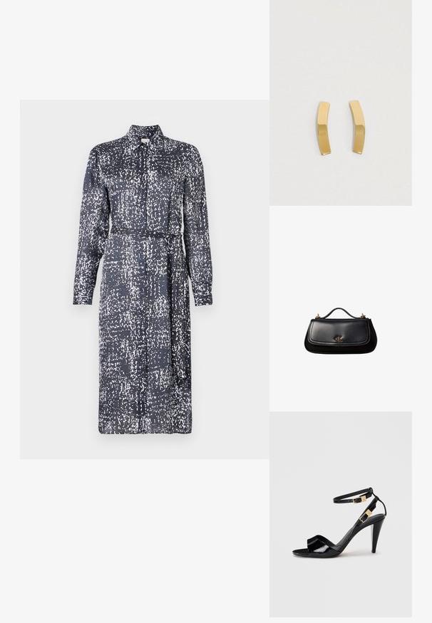 Calvin Klein DRESS - Särkkleit - inkwell; Mustra musternahkade musta nahk sandaal kõrgete kontodega, topelt pahkluu rihmade ja kuldsete pandlatega, avatud varvastega ja kitsaste kergelt koonusjate kontidega neutraalsel taustal.; Mustast nahast käekott väikese sangaga, esiklapil kuldse "cK" logoga ja kuldsete metallesemete aksentidega.; Kuldtooni metallist kõrvarõngad, millel on kaardus ja piklik disain. Pind on sile ja poleeritud, omades minimalistlikku stiili.