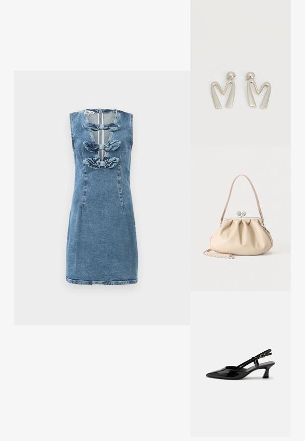 Denimkjole med en tætsiddende silhuet, lyseblå farve, ærmeløs design, med tre stofsløjfer langs den forreste åbning.; Sort laklæderslingback med lille hæl, spids tå og justerbar guldlåsrem på hvid baggrund.; Beige blød læderhåndtaske med en sølv metalramme-lukning, enkelt skulderstrop og en valgfri kæderem på en hvid baggrund.; Par sølvtonede metaleøreringe formet som den kantede bogstav M med runde fester på en hvid baggrund.