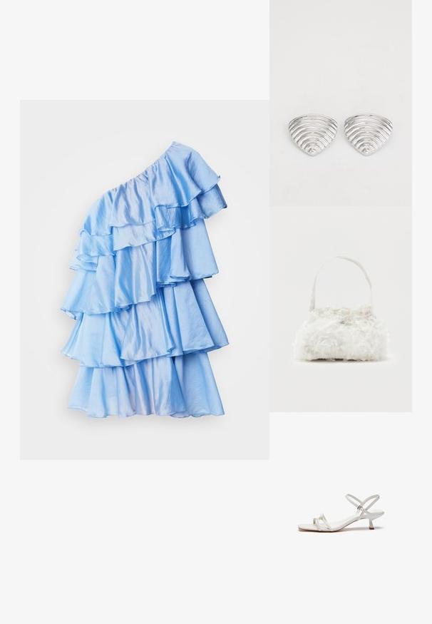 Vestido azul claro de un solo hombro, hecho de una tela fluida, con múltiples capas de volantes y una textura suave y brillante.; Sanda blanca de tiras con tacón bajo, suela plana y correa ajustable en el tobillo. Material suave con un diseño sencillo.; Pequeño bolso blanco con rosas de tela que cubren su cuerpo y una delgada correa única como asa, sobre un fondo liso.; Pendientes en tono plateado con un diseño ondulado y texturizado, con forma de media lunas superpuestas; el acabado pulido realza las cualidades reflectantes.