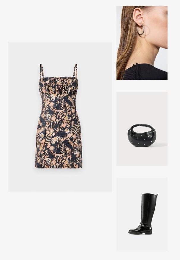 Robe ajustée sans manches avec encolure carrée, fines bretelles et motif floral abstrait en noir, beige et tons pêche.; Bottes noires montantes en cuir verni, avec un détail de boucle argentée à la cheville et une conception à bout arrondi. Semelle plate.; Sac à main en cuir noir de forme arrondie, décoré de clous argentés et équipé d'une poignée courte. Texture lisse et fermeture éclair.; Boucle d'oreille en argent avec une finition polie, présentant de petits détails en or et de forme ronde, portée sur le lobe.