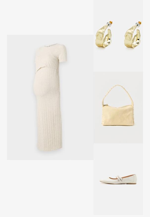 Schwangerschaftskleid in hellbeige mit gerippter Textur. Es hat einen kurzen Oberteil und einen engen Rock, der für einen wachsenden Babybauch konzipiert ist.; Weiße Lacklederschuhe mit spitzem Zehen, zwei dekorativen Riemen mit silbernen Schnallen und einer dezenten braunen Sohle.; Kleine beige Ledertasche mit einem einzigen Riemen und silbernen Nieten entlang der Kanten und des Riemens, vor einem schlichten Hintergrund.; Goldfarbene Ohrringe in Form abstrakter Hände, mit einer glänzenden Oberfläche, filigranen Details und einem Silber- und Goldstift für sicheren Halt.
