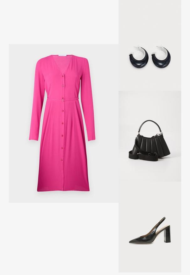 Langærmet, lyserød kjole lavet af glat stof. V-halsudskæring med knaplukning foran og et bælte i matchende stof i taljen.; Sort læder peep-toe slingback sko med høj blokhæl og beige indvendig foring mod en ensfarvet lys baggrund.; Sort plisseret handbag med et rundet håndtag, justerbar rem og blank overflade. Har sølvfarvet hardware og en struktureret silhuet.; Sorte harpiks hoops øreringe med en skinnende overflade og silvertone hardware detaljer. Cirkulær form med en udskæring og stift-bagside lukning.
