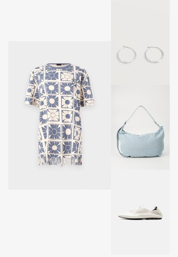 Sinine ja kreemjas puuvillane T-särk lillemustriga, lühikeste varrukatega, ümara kaelusega ja ääres narmastega detailiga.; Valge minimalistlik nahast libisev jalanõu sissepandava kontsaga, paela kinnitusega ja õhukese musta tallaga ühevärvilisel taustal.; Heledsinine denim õlakott ümmarguse kujuga, reguleeritava rihmaga ja peene õmbluse detailiga alumisel serval. Pehme tekstuur.; Hõbedased metallist rõngakujulised kõrvarõngad, millel on sile, kergelt kaarduv pind ja lukustuvad tagused kinnitused, valgel taustal.