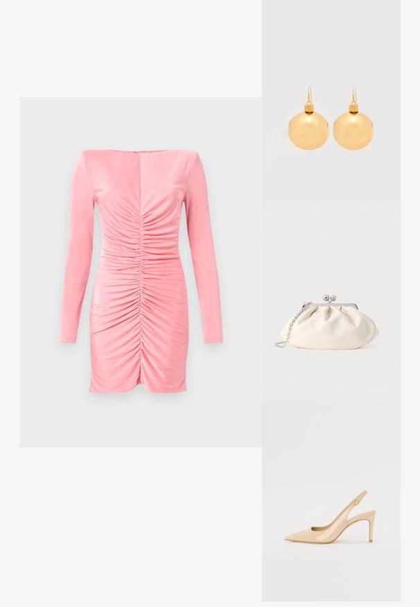 Aansluitend langilobi jurk in lichtroze stof met geplooide details aan de voorkant, voorzien van een vierkante halslijn en een ritssluiting aan de achterkant.; Nude gepatineerd leren slingbackhak met een spitse neus, open vamp en een dunne stilettohak. Bevat een ronde gouden accent op de band.; Crèmekleurige stoffen clutch met een geplooid ontwerp, een zilverkleurig metalen frame, twee decoratieve balletjes en een zilveren kettingriem.; Een paar glanzende gouden kerstbal-oorbellen met haaksluitingen op een effen witte achtergrond.