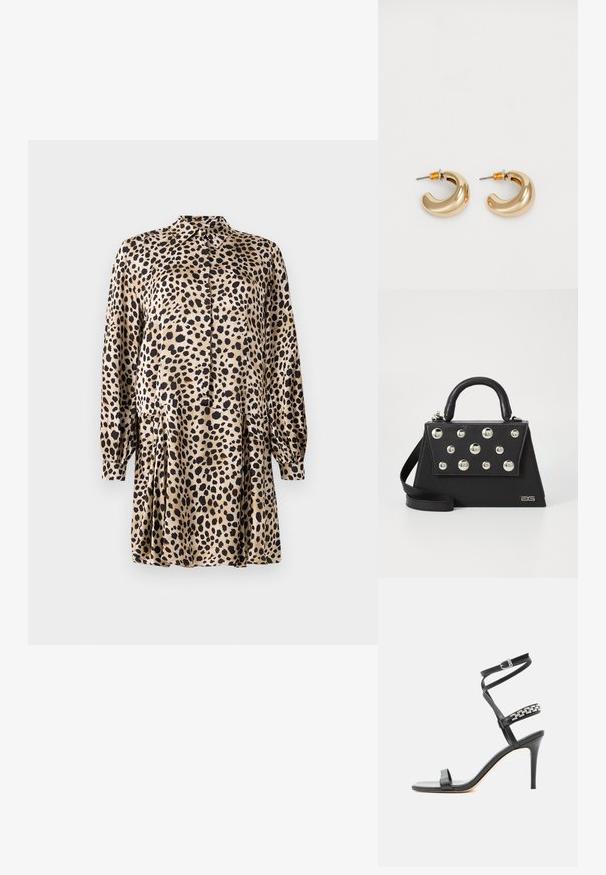 Leopardprint jurk van gladde stof, met een knoopsluiting aan de voorkant, lange mouwen en een geplooide rok met een klassieke kraag.; Zwarte sandaal met hoge hak, smalle enkelband, middenvoetband versierd met zilveren schakels en een open teenontwerp.; Zwarte handtas met een gestructureerde vorm, voorzien van een bovenhandvat, schouderriem en decoratieve metalen studs aan de voorkant.; Twee glanzende gouden hoepel oorbellen in een gebogen ontwerp, met oranje accenten bij de oorpost, tegen een eenvoudige witte achtergrond.