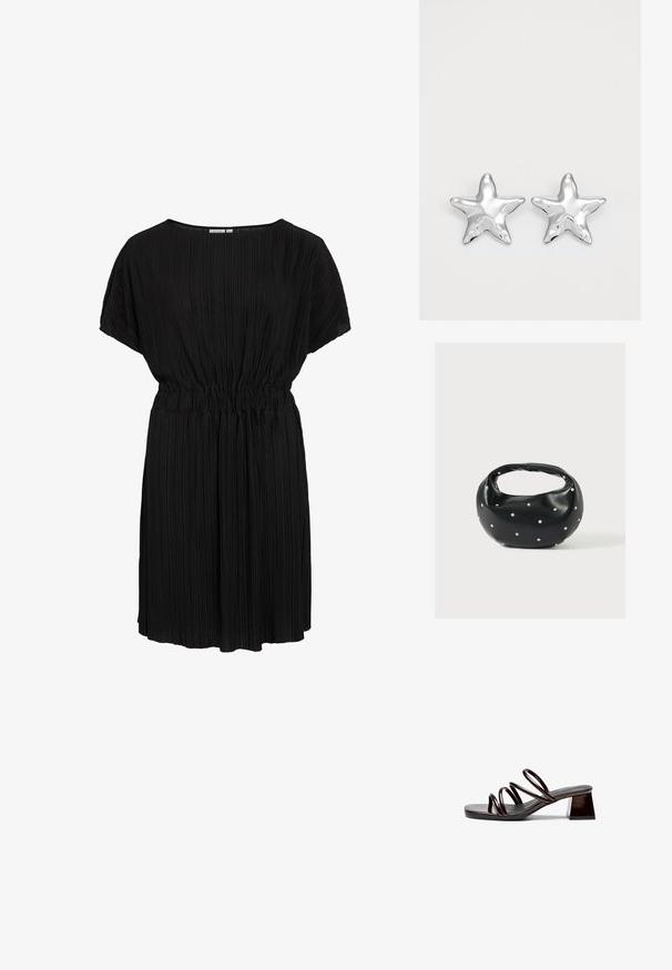 Vestido negro plisado con un corte relajado, escote redondo y cinturilla elástica. Mangas cortas y tela suave y texturizada.; Sandal de tacón abierto en piel sintética burdeos oscuro, con tres tiras delgadas y un tacón cuadrado. Superficie suave, diseño minimalista.; Bolso de mano de cuero negro con forma redondeada, decorado con detalles de tachuelas plateadas y un asa corta. Textura lisa y cierre con cremallera.; Pendientes en forma de estrella plateada con una superficie pulida y brillante. Cada pendiente presenta cinco puntas y sutiles detalles de textura en la superficie.