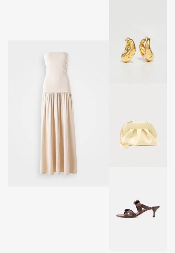 Beige strapless maxikleed met een aansluitend lijfje en een vloeiende, geplooide rok, gemaakt van zacht stof, met een gladde textuur over het hele oppervlak.; Bruine geweven leren slide sandaal met twee bandjes en een lage kittenhiel op een effen witte achtergrond.; Crème-kleurige leren clutch met een gestructureerd bovenframe en polsbandje, weergegeven tegen een effen lichte achtergrond.; Gouden oorringen met een gladde, gebogen vorm en gepolijste afwerking. Bevat een sluitmechanisme en lichte inkepingen voor detail.