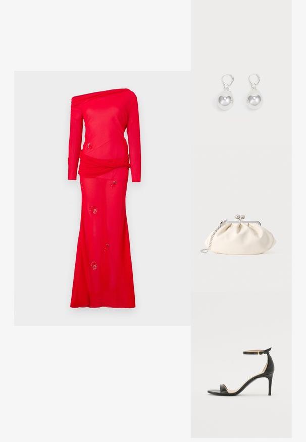 Rode jurk met lange mouwen en een off-the-shoulder ontwerp, gedrapeerde lijfje en versierde bloemenpatronen op de rok. Soepele stoftextuur.; Zwarte leren hoge hak sandaal met enkelbandje. Heeft een gladde textuur, open teen en een dunne hak. Gouden gesp detail.; Crèmekleurige stoffen clutch met een geplooid ontwerp, een zilverkleurig metalen frame, twee decoratieve balletjes en een zilveren kettingriem.; Zilveren druppeloorbellen met gladde, ronde, reflecterende oppervlakken die hangen aan klapring-sluitingen. Achtergrond is puur wit.