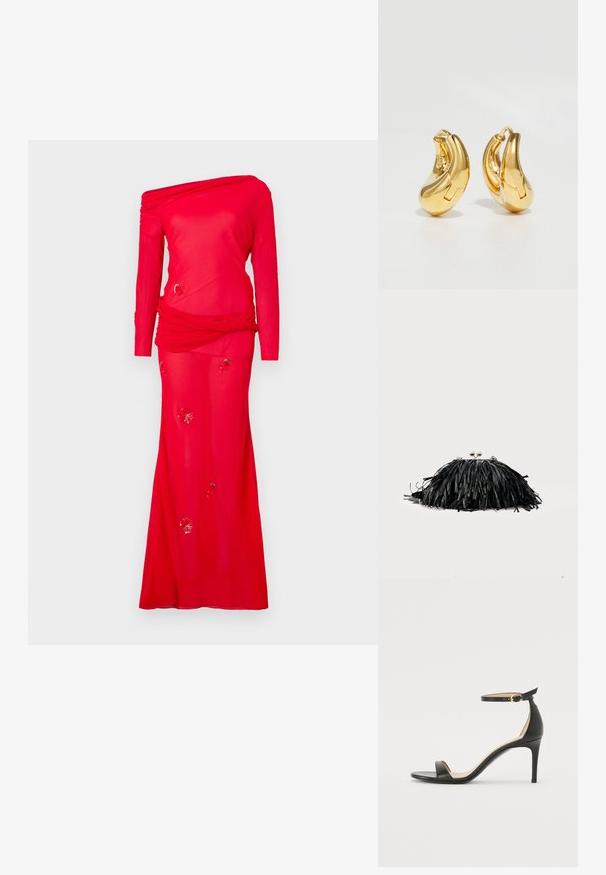 Rode jurk met lange mouwen en een off-the-shoulder ontwerp, gedrapeerde lijfje en versierde bloemenpatronen op de rok. Soepele stoftextuur.; Zwarte leren hoge hak sandaal met enkelbandje. Heeft een gladde textuur, open teen en een dunne hak. Gouden gesp detail.; Zwarte clutch met franjes, zilveren sluiting en kettingbandje op een effen lichte achtergrond.; Gouden oorringen met een gladde, gebogen vorm en gepolijste afwerking. Bevat een sluitmechanisme en lichte inkepingen voor detail.