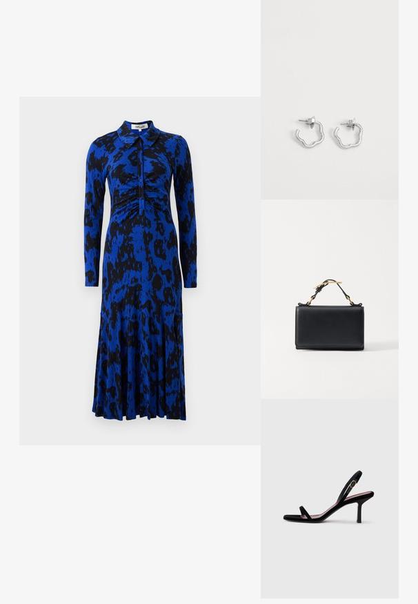 Blaues Leopardenmuster-Kleid mit langen Ärmeln, Kragen, gerafftem Oberteil und ausgestelltem Rock. Hergestellt aus einem glatten, dehnbaren Stoff.; Schwarze Wildleder-Damen-Sandaletten mit hohen Absätzen, schmalen Riemen und einer goldfarbenen Schnalle vor weißem Hintergrund, seitliche Ansicht.; Schwarze Lederhandtasche mit rechteckiger Form, ausgestattet mit einem oberen Griff und goldfarbenen Hardware-Akzenten. Glatte Textur, minimalistisches Design.; Paar kleine silberne Creolen mit unregelmäßigen wellenförmigen Formen und Stecker-Verschlüssen auf schlichtem weißem Hintergrund.