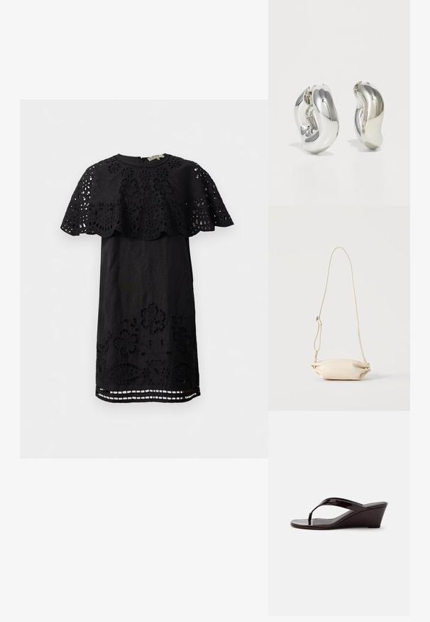 Schwarzes Kleid mit floralem Spitzeneinsatz an den Schultern und dem Saum, mit Cut-out-Details und Rundhalsausschnitt. Hergestellt aus leichter Stoffqualität.; Braune Sandale mit Keilabsatz aus Lackleder mit Zehensteg und offenem Zehenbereich, seitlich auf einfarbigem Hintergrund gezeigt.; Kleine beige Leder-Umhängetasche mit verstellbarem Riemen, vor einem einfarbigen hellen Hintergrund präsentiert.; Silberne skulpturale Ohrringe mit glatten, geschwungenen Formen und reflektierenden Oberflächen. Sie verfügen über ein geschlossenes Ringdesign und eine ausgeprägte organische Form.
