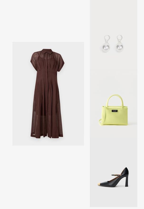 Robe longue marron semi-transparente à manches courtes avec plis, col pointu et patte de boutonnage dissimulée sur fond blanc.; Escarpin en cuir noir avec une pointe pointue et un embout doré texturé. Il présente un talon bloc épais et une fine bride de cheville avec une boucle.; Petit sac à main rectangulaire vert clair avec deux poignées et une bandoulière amovible sur un fond uni.; Boucles d'oreilles en argent en forme de goutte avec des surfaces lisses, rondes et réfléchissantes, suspendues à des fermoirs à ressort. L'arrière-plan est blanc uni.
