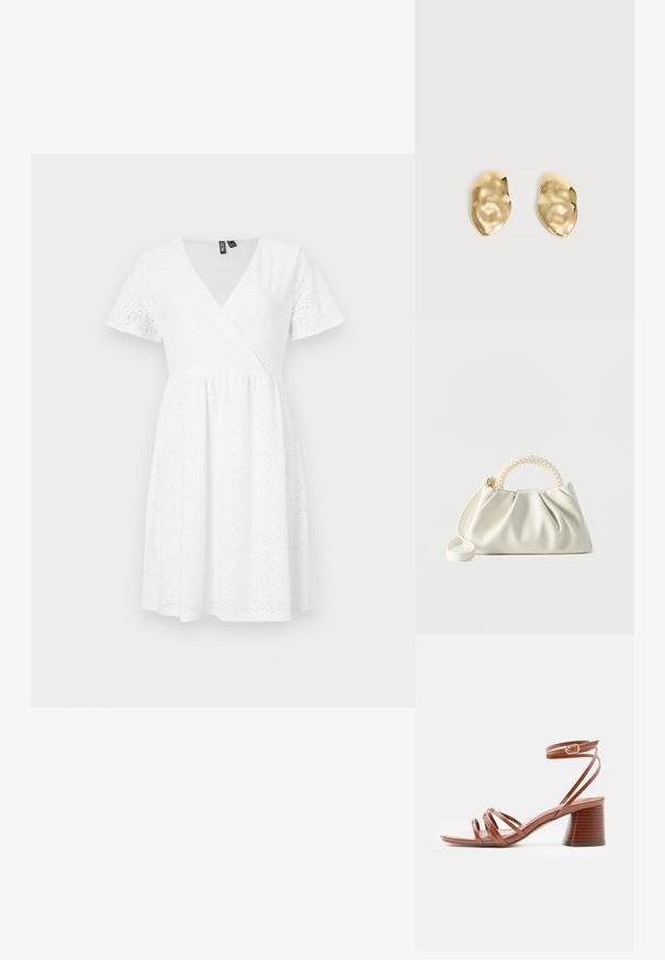 Witte jurk met korte mouwen en een wikkelontwerp, met oogjesdetails, een V-hals en een uitlopende rok die boven de knie valt.; Bruine sandaal met bandjes, blokhak en enkelriempje met gesp, minimalistisch ontwerp, glad leren textuur, zijaanzicht op effen achtergrond.; Kleine witte handtas met een gerimpeld lichaam, ronde handgreep versierd met parels en een afneembare schouderriem tegen een effen achtergrond.; Een paar glanzende, onregelmatig gevormde gouden metalen oorbellen met een gekreukeld, glad oppervlak op een effen lichte achtergrond.