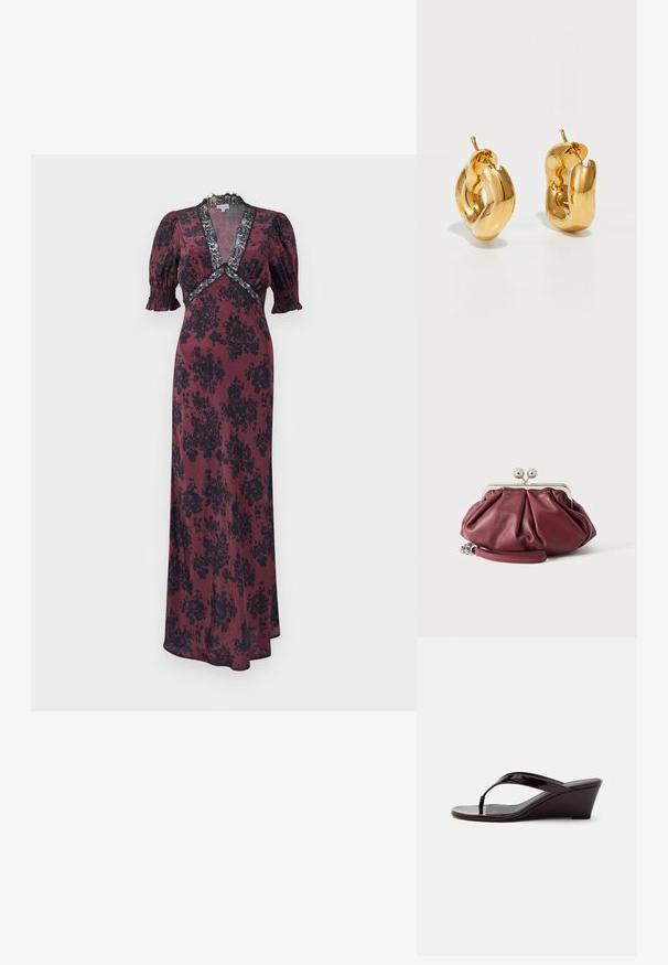Robe longue bourgogne avec un motif floral noir, dotée de manches bouffantes, d'un décolleté en V profond et d'accents en dentelle autour du col et de la taille.; Sandale compensée en cuir verni marron avec bride entre les orteils et bout ouvert, vue de profil sur un fond uni.; Petite pochette en cuir bordeaux avec fermoir en métal argenté et bracelet pour poignet sur fond blanc.; Boucles d'oreilles créoles en or massif avec un design tubulaire légèrement tordu et des fermoirs à tige sur un fond blanc.