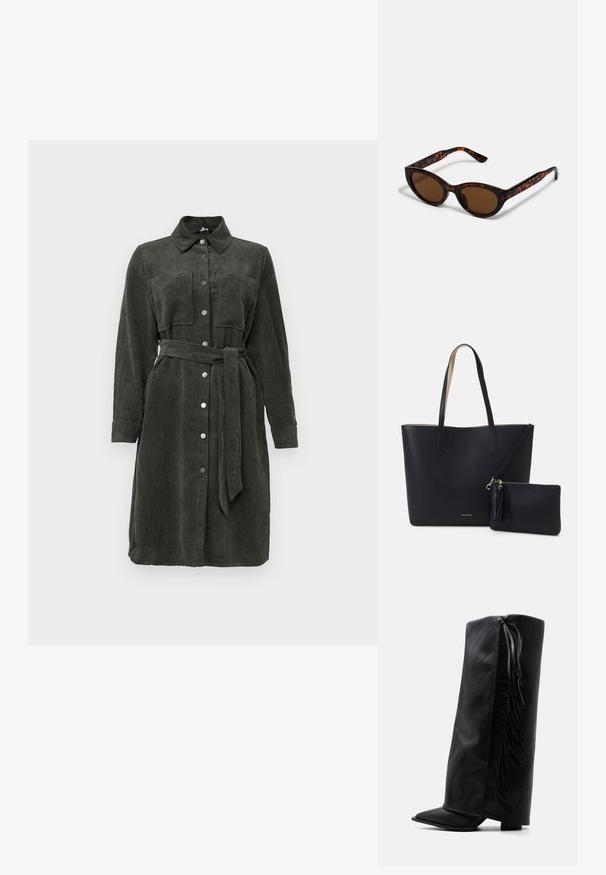 Robe chemise en velours côtelé de couleur vert foncé, avec une fermeture à boutons sur le devant, un col, des manches longues, deux poches poitrine et une ceinture assortie.; Botte noire en cuir montante jusqu’au genou avec bout pointu et franges décoratives le long du côté extérieur sur fond blanc uni.; Lunettes de soleil en écaille de tortue marron avec une forme vintage de lunettes cat-eye et des verres marron. Présente des branches courbées avec des accents rouges.; Sac fourre-tout noir avec un matériau texturé, deux longues anses et une pochette zippée amovible avec un détail de pompon. Logo de la marque en orvisible.