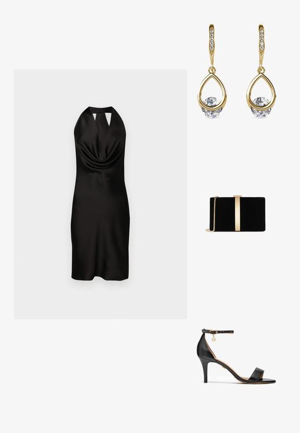 Schwarzes Satin-Halterkleid mit drapiertem Vorderteil, figurbetonendem Schnitt und Ausschnitt-Detail am Kragen, das bis zur Mitte des Oberschenkels reicht.; Schwarze Leder-Sandaletten mit hohem Absatz, einem einzelnen Riemen über den Zehen, einem Knöchelriemen, goldenen Beschlägen und einem schlanken Stiletto-Absatz.; Schwarze Samt-Clutch mit einem goldfarbenen Metallelement in der Mitte, ausgestattet mit einem Kettenriemen und einer eleganten rechteckigen Form.; Goldene Tropfenohrringe mit runden, klaren Edelsteinen an der Basis. Texturierter Oberbereich mit kleinen, runden Akzenten entlang des Creolen.