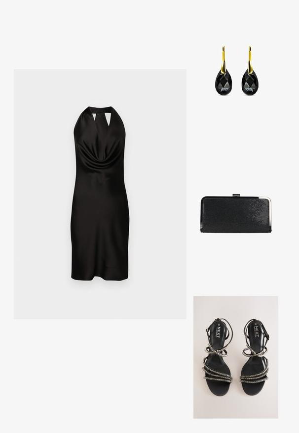 Schwarzes Satin-Halterkleid mit drapiertem Vorderteil, figurbetonendem Schnitt und Ausschnitt-Detail am Kragen, das bis zur Mitte des Oberschenkels reicht.; Schwarze Riemchensandalen mit metallischen Akzenten. Sie verfügen über ein glatt strukturiertes Fußbett und mehrere verzierte Riemen, die ein geschichtetes Erscheinungsbild erzeugen.; Schwarze, strukturierte rechteckige Clutch-Tasche mit silbernem Metallrahmen und Schnappverschluss auf weißem Hintergrund.; Schwarze Kristall-Ohrringe in Tropfenform, ausgestattet mit einem polierten Gelbgold-Haken. Der Kristall ist facettiert für zusätzlichen Glanz.