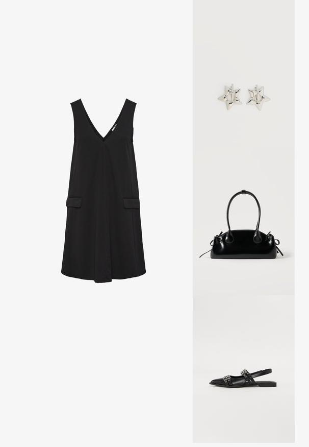 Schwarzes, ärmelloses V-Ausschnittkleid mit vorderen Klappentaschen und A-Linien-Silhouette.; Even&Odd by Zalando Sling-Ballerina - black; Kleine schwarze glänzende Handtasche mit zwei langen Griffen und seitlichen Kordelzug-Details vor einfachem hellem Hintergrund.; Silberne, sternförmige Creolen mit einer glatten, polierten Oberfläche auf weißem, schlichtem Hintergrund.