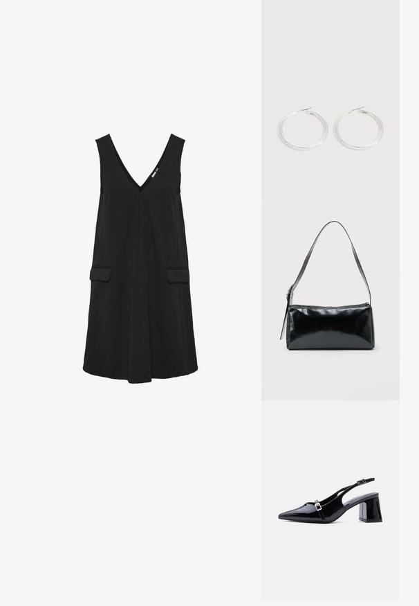 Schwarzes, ärmelloses V-Ausschnittkleid mit vorderen Klappentaschen und A-Linien-Silhouette.; Schwarzer Slingback-Absatz aus Lackleder mit spitzer Zehenpartie, niedrigem Blockabsatz und zwei kleinen silbernen Schnallen an den Riemen.; Schwarze rechteckige Schultertasche mit einem verstellbaren Riemen und einem oberen Reißverschluss vor einfachem Hintergrund.; Paar glänzende silberne Creolen mit dünnen Drahtverschlüssen, dargestellt vor einem hellgrauen Hintergrund.