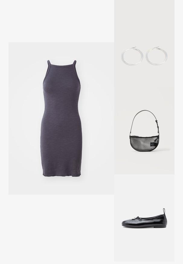 Geribbelde bodycon jurk in donkerpaars, met dunne bandjes en een aansluitende pasvorm, gemaakt van een rekbare gebreide stof.; Zwarte gepoetste leren balletschoenen met een ronde neus, een klein strikje en een gladde textuur; heeft een lage platte zool en een lusje aan de hiel.; Zwarte mesh halve maan handtas met een korte verstelbare leren riem en ritssluiting op een effen lichte achtergrond.; Een paar glanzende zilveren oorringen met dunne draadafsluitingen, getoond op een lichtgrijze achtergrond.