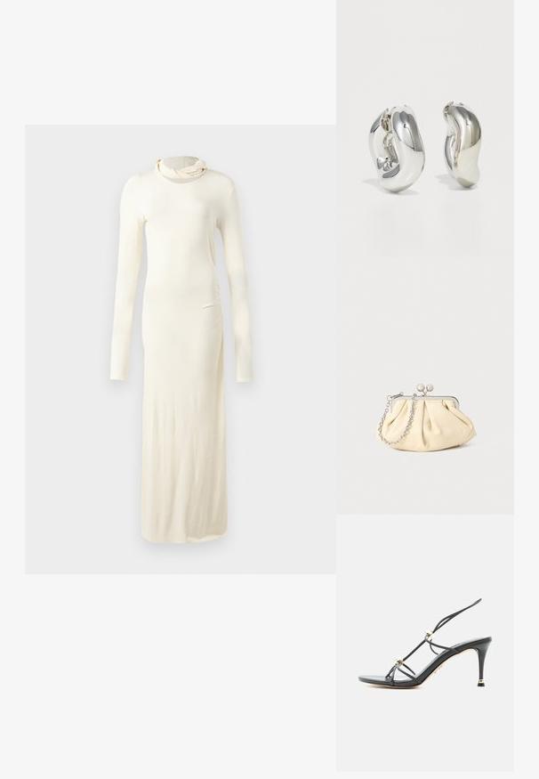 Robe à manches longues de couleur crème fabriquée à partir d'un tissu doux. Présente un col montant et une silhouette ajustée avec un détail de fronces sur les côtés.; Sandale à talons hauts noire à fines lanières avec des accents de perles dorées sur un talon aigu à bout pointu.; Pochette en cuir beige plissé avec un cadre en métal argenté, dotée de deux fermoirs ronds décoratifs et d'une chaîne en argent.; Boucles d'oreilles sculpturales en argent avec des formes douces et courbes et des surfaces réfléchissantes. Présentent un design de boucle fermée et une forme organique distincte.