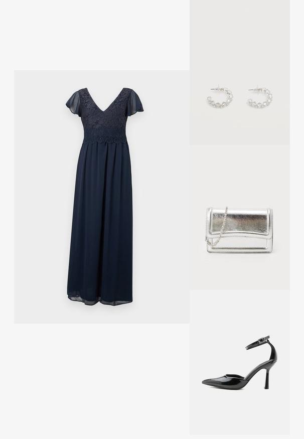 Robe maxi bleu marine avec corsage en dentelle florale, décolleté en V, et manches courtes délicates et transparentes.; Escarpin à talon haut en cuir verni noir à bout pointu avec bride à la cheville et boucle argentée, talon stiletto, vue de côté sur fond uni.; Pochette métallique argentée avec une texture lisse, fermeture rabat et une bandoulière en chaîne. Présente un design rectangulaire structuré et des accents cousus.; Boucles d'oreilles anneaux en argent incrustées de cristaux facettés clairs, avec attaches à tige et embouts transparents sur fond blanc.