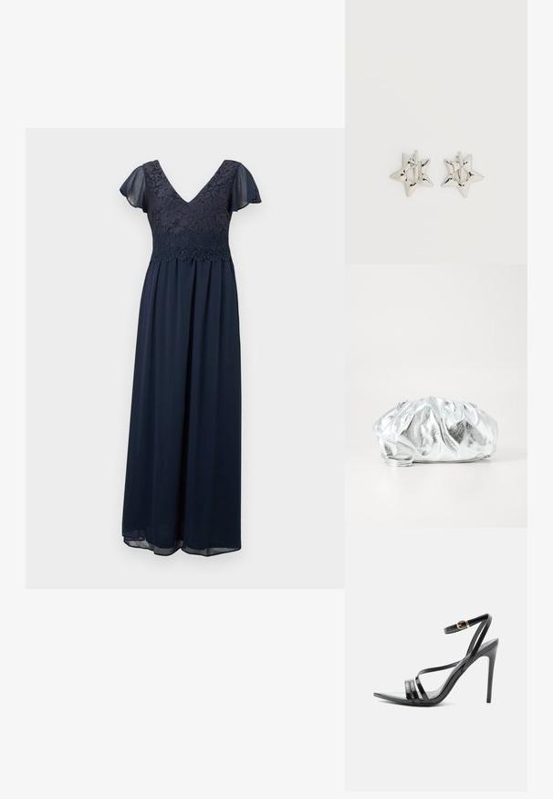 Robe maxi bleu marine avec corsage en dentelle florale, décolleté en V, et manches courtes délicates et transparentes.; Sandale noire à talon haut avec de fines brides sur les orteils et la cheville, avec une boucle dorée sur un talon aiguille élancé.; Pochette argent métallique avec un corps doux et froncé et une fine bandoulière. Présente une texture lisse et brillante ainsi qu'une forme arrondie.; Boucles d’oreilles créoles en forme d’étoile argentée avec une finition lisse et polie sur un fond blanc uni.