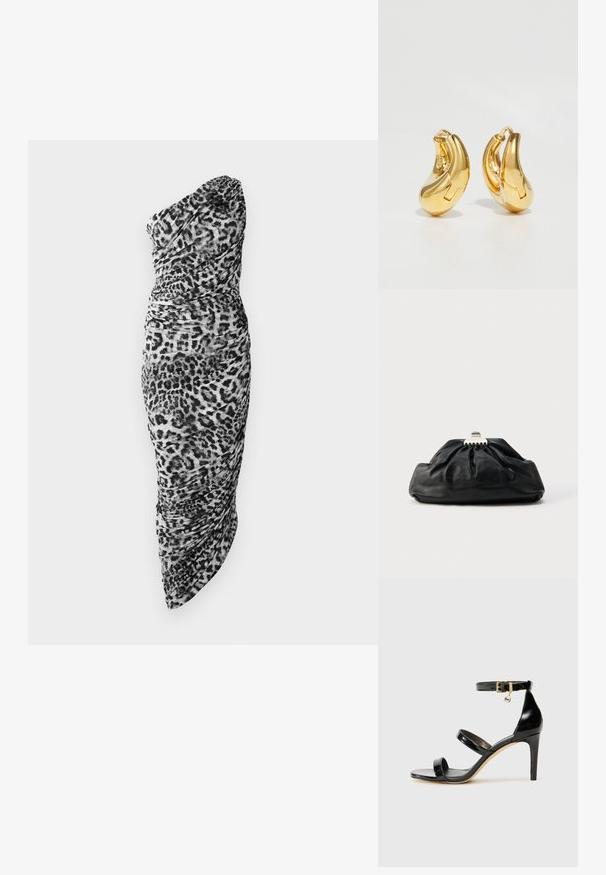 Sort og hvid leopardprintet one-shoulder kjole med rynket stof og tætsiddende silhuet, samt en asymmetrisk kant.; Sorte patenterede lædersandaler med tre stropper, ankelspænde og 10 cm stiletthæl. Har detaljer i guld og et logo charms.; Sort læderclutch med en samlet tekstur, metal lukning og diskret præget logo på forsiden. Rundet form.; Guldringeøreringe med en glat, buet form og poleret overflade. Udstyret med en lukkeanordning og lette fordybninger for detaljer.
