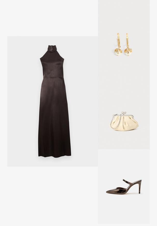 Robe noire sans manches à col montant en satin lisse. Modèle longueur au sol avec un corsage ajusté et une jupe fluide. Détails minimalistes.; Mule à talon haut marron foncé brillant à bout pointu avec une fine bride sur le coup de pied sur fond blanc uni.; Pochette en cuir beige plissé avec un cadre en métal argenté, dotée de deux fermoirs ronds décoratifs et d'une chaîne en argent.; Boucles d'oreilles créoles en or avec des perles blanches pendantes serties d'or et de petits cristaux clairs sur un fond clair uni.