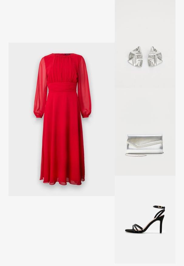 Robe en chiffon rouge avec de longues manches transparentes, un corsage plissé et une silhouette évasée. Texture douce et design jusqu'aux chevilles.; Anna Field Sandales - black; Pochette argentée brillante avec rabat style enveloppe et garniture décorative, petite bandoulière chaîne argentée, sur fond clair uni.; Boucles d'oreilles en métal argenté avec un design ondulé et sculptural, présentant une finition polie et des formes irrégulières, mettant en valeur une esthétique contemporaine.