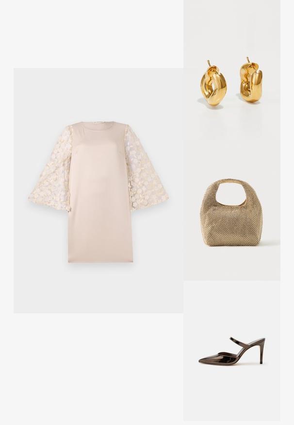 Robe beige à la silhouette droite, dotée de manches sheer brodées de fleurs en crème clair. Le matériau est lisse et léger.; Mule à talon haut marron foncé brillant à bout pointu avec une fine bride sur le coup de pied sur fond blanc uni.; Petit sac à main doré recouvert de clous ronds brillants avec une poignée courte et une découpe rectangulaire en haut.; Boucles d'oreilles créoles en or massif avec un design tubulaire légèrement tordu et des fermoirs à tige sur un fond blanc.
