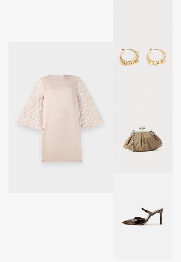 Beiges Kleid mit gerader Silhouette, das durchscheinende, florale bestickte Ärmel in hellem Creme hat. Das Material ist glatt und leicht.; Glänzender dunkelbrauner Mule mit spitzer Spitze und hohem Absatz mit schmalem Riemen über dem Spann vor weißem, einfachem Hintergrund.; Lederclutch in sanftem Beige mit abgerundeter Form, plissierter Textur, silbernem Kissenschloss und abnehmbarem Kettenriemen.; Paar goldfarbene Creolen mit verziertem Blumen- und Blattrelief auf neutralem Hintergrund.