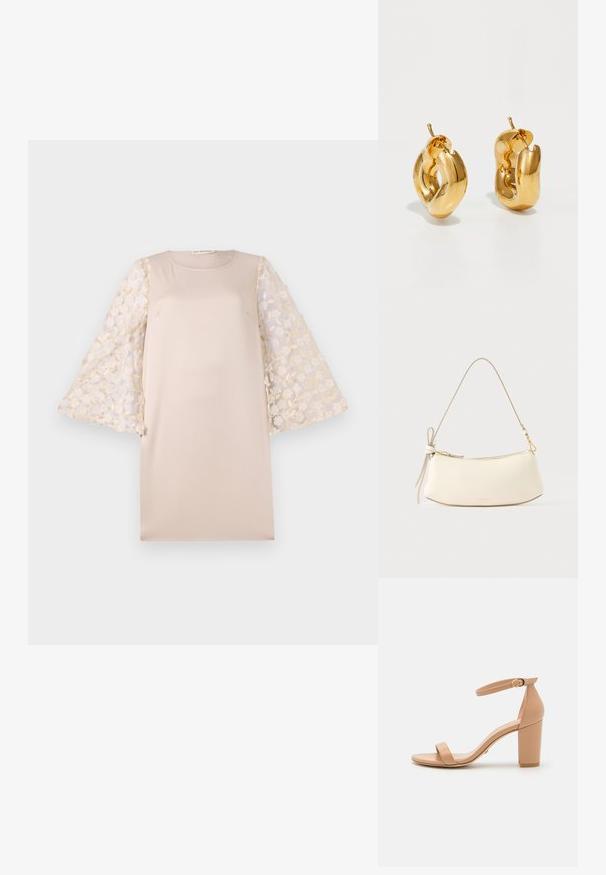 Beige jurk met een rechte silhouet, met doorschijnende mouwen van lichte crème met bloem- borduursel. Het materiaal is soepel en licht van gewicht.; Stuart Weitzman NEARLY - Sandalen - nude; Witte leren schoudertas met een gebogen ontwerp, gouden accenten en een gestrikte band. Soepele textuur, ritssluiting aan de bovenkant.; Dik gouden creolen met een licht gedraaide, buisvormige ontwerp en een schroefsluiting op een witte achtergrond.