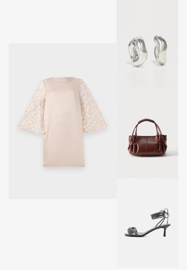 Robe beige à la silhouette droite, dotée de manches sheer brodées de fleurs en crème clair. Le matériau est lisse et léger.; Sandale à talon en cuir gris avec une bride nouée sur les orteils et des lacets enroulants autour de la cheville, sur un talon moyen et fin, sur fond blanc.; Sac à main en cuir marron avec côtés froncés, double poignée supérieure et finition douce légèrement texturée sur un fond uni.; Boucles d'oreilles sculpturales en argent avec des formes douces et courbes et des surfaces réfléchissantes. Présentent un design de boucle fermée et une forme organique distincte.
