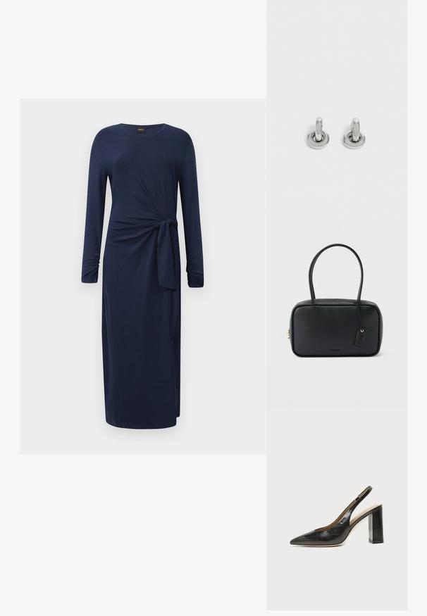 Langmouw midi-jurk in marineblauw met ronde hals, zij-knoopdetail en een rechte silhoette tegen een witte achtergrond.; Zwarte leren slingback schoen met spits toelopend neusje, hoge blokhak en beige binnenvoering tegen een effen lichte achtergrond.; Zwarte rechthoekige handtas met dubbele afgeronde handvaten, gouden ritssluiting en geperst "HUGO" logo aan de voorkant met een aangehecht lederen label.; Een paar kleine, glanzende zilveren creolen met een ronde basis, afgebeeld op een effen lichte achtergrond.