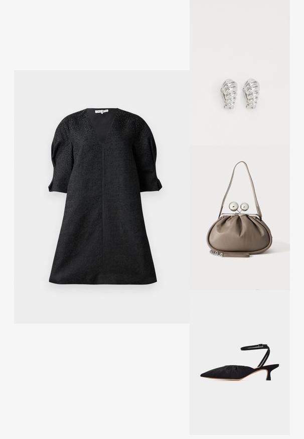 Zwarte jurk met een V-halslijn, korte pofmouwen en een textuurstof met kleine embellissementen voor detail.; Zwart lage hak schoen met spits toelopende neus, geplooide bovenkant en dunne enkelband met gesp, zijaanzicht op witte achtergrond.; Grijze leren handtas met afgeronde vorm, bovenste sluiting met twee grote zilveren bollen en een enkele schouderriem.; Zilveren clip-on oorbellen met een spiraalontwerp, voorzien van een gladde metallic textuur en ronde vormen. Geen zichtbare versieringen of patronen.