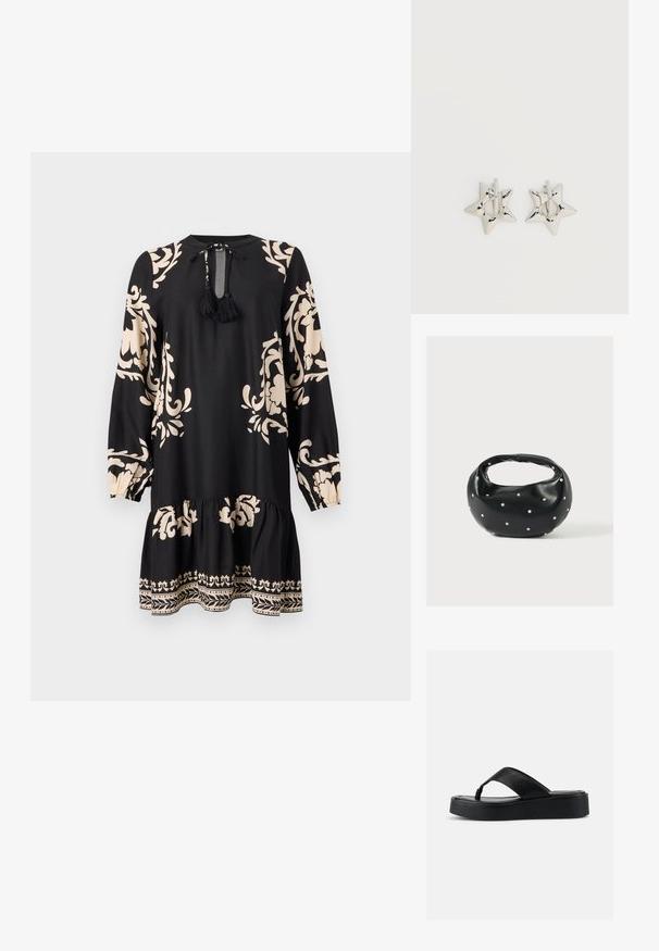 Sort kjole med lange ærmer, prydet med beige blomster mønstre og en flæse i bunden. Includerer en bindebånd ved halsen med frynser for detalje.; Sort platform flip-flop sandal med bred læderrem og polstret sål, vist i sideprofil på en ensfarvet lys baggrund.; Sort læderhåndtaske med en rundet form, dekoreret med sølvnitter, og et kort håndtag. Glat tekstur og lynlåslukning.; Sølv stjerneformede øreringe med en glat, poleret finish på en ensfarvet hvid baggrund.